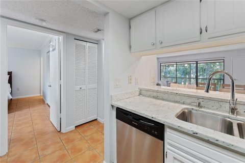 Condo in Sarasota, Florida, 2 bedrooms № 2202069 - photo 27
