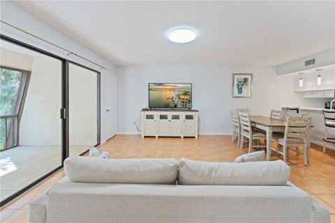 Condo in Sarasota, Florida, 2 bedrooms № 2202069 - photo 17