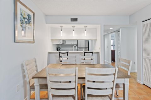 Condo in Sarasota, Florida, 2 bedrooms № 2202069 - photo 15