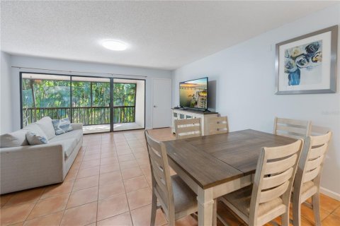 Condo in Sarasota, Florida, 2 bedrooms № 2202069 - photo 12