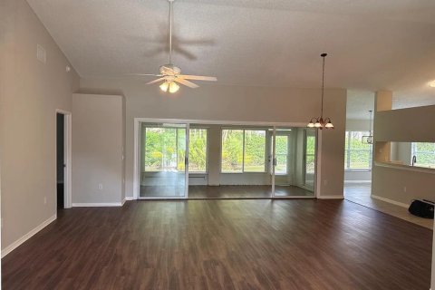 House in Trinity, Florida 3 bedrooms, 171.13 sq.m. № 2403334 - photo 12
