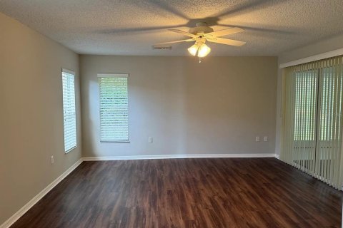 House in Trinity, Florida 3 bedrooms, 171.13 sq.m. № 2403334 - photo 8
