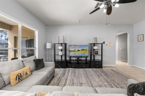 Villa ou maison à vendre à Davenport, Floride: 5 chambres, 288 m2 № 2142235 - photo 18