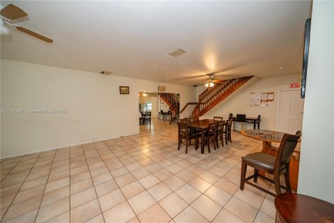 Casa en venta en Fort Lauderdale, Florida, 4 dormitorios, 573.02 m2 № 1937184 - foto 26