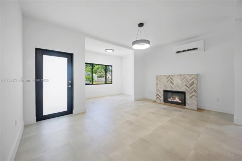 House in West Palm Beach, Florida 4 bedrooms, 137.5 sq.m. № 1485251 - photo 7