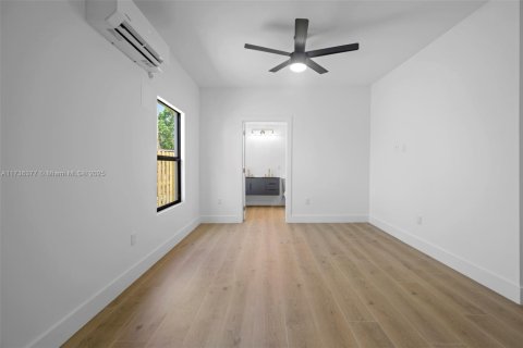 House in West Palm Beach, Florida 4 bedrooms, 137.5 sq.m. № 1485251 - photo 25