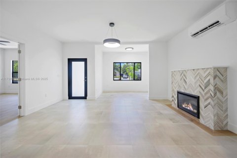 House in West Palm Beach, Florida 4 bedrooms, 137.5 sq.m. № 1485251 - photo 6