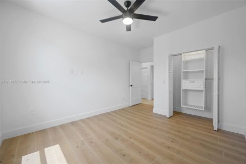 House in West Palm Beach, Florida 4 bedrooms, 137.5 sq.m. № 1485251 - photo 22