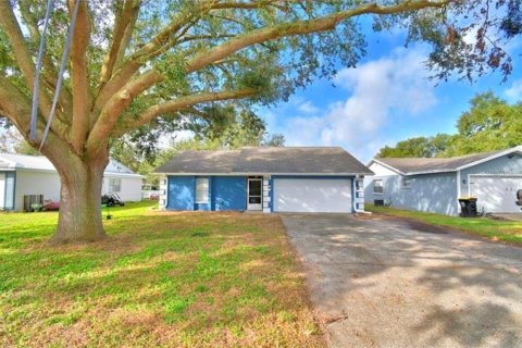 House in Lakeland, Florida 3 bedrooms, 103.03 sq.m. № 2196786