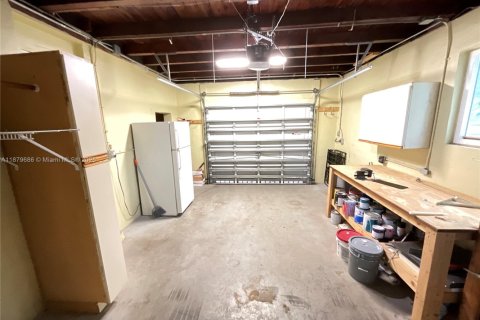 House in North Miami, Florida 3 bedrooms, 111.48 sq.m. № 1921259 - photo 29