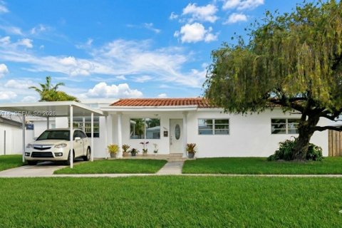 House in Hialeah, Florida 3 bedrooms, 159.7 sq.m. № 2071673