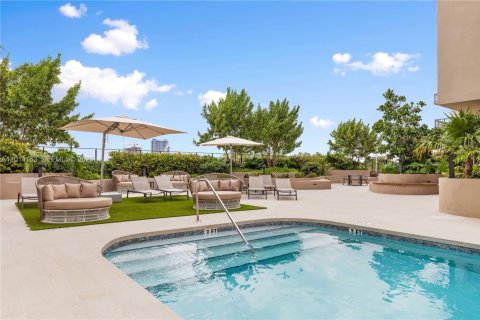 Appartement à louer à Miami, Floride: 3 chambres, 146.32 m2 № 2076373 - photo 12