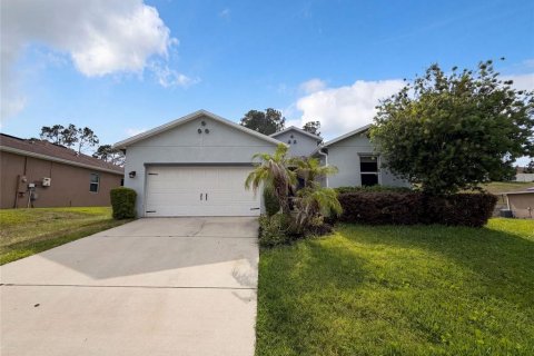 House in Clermont, Florida 3 bedrooms, 174.01 sq.m. № 2230244