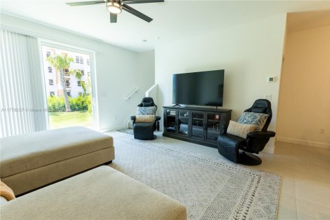 Touwnhouse à vendre à Port St. Lucie, Floride: 3 chambres, 151.62 m2 № 1705130 - photo 9