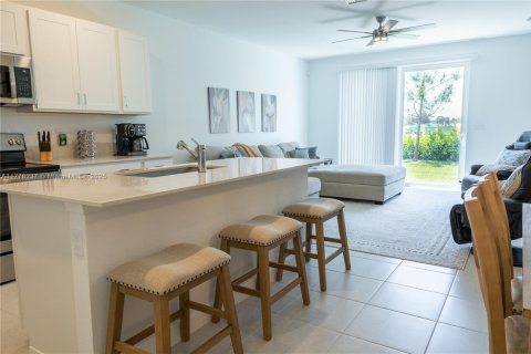 Touwnhouse à vendre à Port St. Lucie, Floride: 3 chambres, 151.62 m2 № 1705130 - photo 5