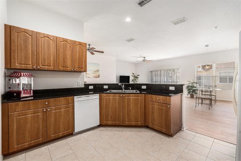 Condo in Lutz, Florida, 2 bedrooms  № 1760020 - photo 18
