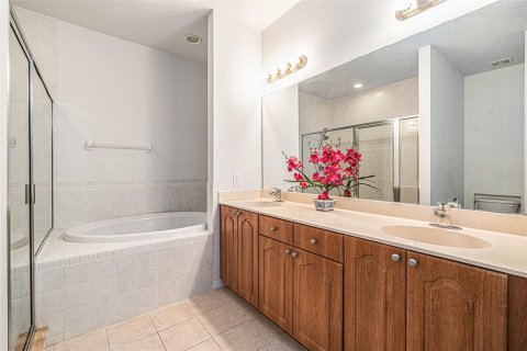 Condo in Lutz, Florida, 2 bedrooms  № 1760020 - photo 25