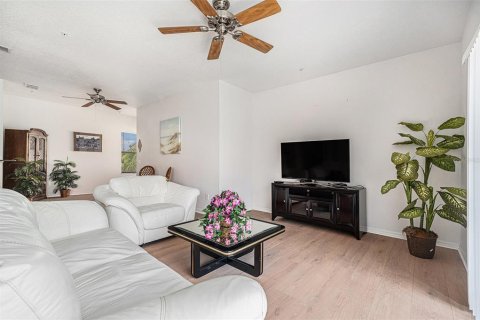 Condo in Lutz, Florida, 2 bedrooms  № 1760020 - photo 10