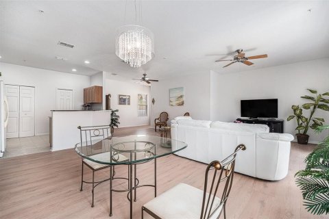 Condo in Lutz, Florida, 2 bedrooms  № 1760020 - photo 8