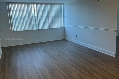 Снять в аренду квартиру в Пемброк-Пайнс, Флорида 1 спальня, 68.75м2, № 1999054 - фото 11