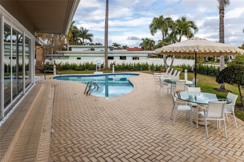 Casa en alquiler en Hollywood, Florida, 4 dormitorios, 368.91 m2 № 2088597 - foto 19