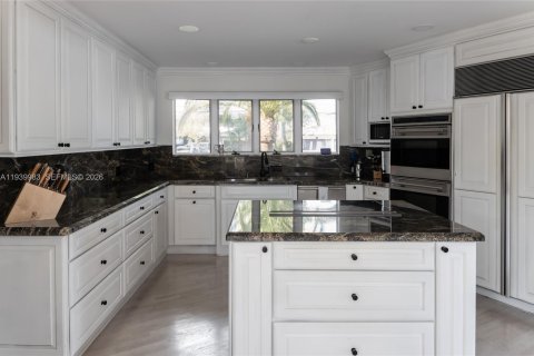 Casa en alquiler en Hollywood, Florida, 4 dormitorios, 368.91 m2 № 2088597 - foto 5