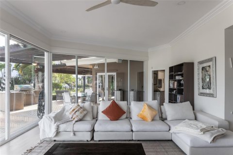 Casa en alquiler en Hollywood, Florida, 4 dormitorios, 368.91 m2 № 2088597 - foto 4