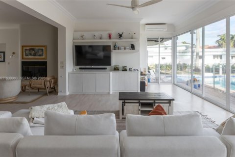 Casa en alquiler en Hollywood, Florida, 4 dormitorios, 368.91 m2 № 2088597 - foto 7