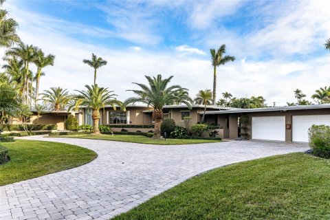Casa en alquiler en Hollywood, Florida, 4 dormitorios, 368.91 m2 № 2088597 - foto 1
