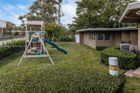 Casa en alquiler en Hollywood, Florida, 4 dormitorios, 368.91 m2 № 2088597 - foto 18
