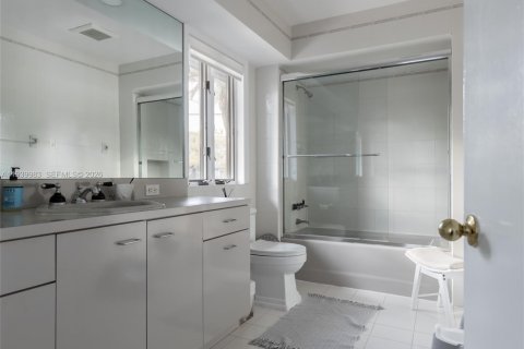 Casa en alquiler en Hollywood, Florida, 4 dormitorios, 368.91 m2 № 2088597 - foto 10