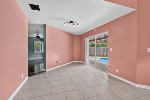 House in Parkland, Florida 4 bedrooms, 245.63 sq.m. № 2190263 - photo 11