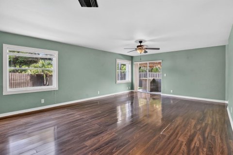 House in Parkland, Florida 4 bedrooms, 245.63 sq.m. № 2190263 - photo 14