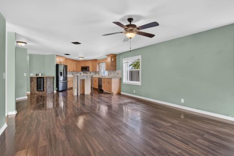House in Parkland, Florida 4 bedrooms, 245.63 sq.m. № 2190263 - photo 17