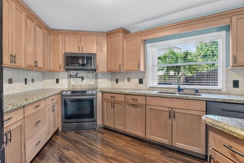 House in Parkland, Florida 4 bedrooms, 245.63 sq.m. № 2190263 - photo 21