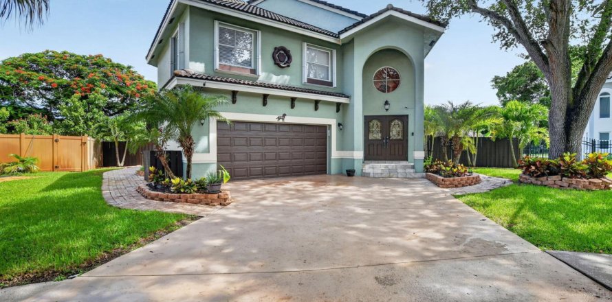 House in Parkland, Florida 4 bedrooms, 245.63 sq.m. № 2190263