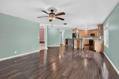 House in Parkland, Florida 4 bedrooms, 245.63 sq.m. № 2190263 - photo 16