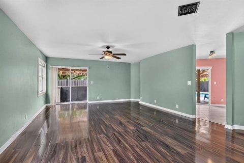 House in Parkland, Florida 4 bedrooms, 245.63 sq.m. № 2190263 - photo 15