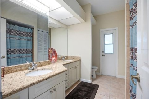 House in Sarasota, Florida 4 bedrooms, 254.27 sq.m. № 2134382 - photo 26