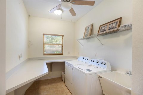 House in Sarasota, Florida 4 bedrooms, 254.27 sq.m. № 2134382 - photo 27
