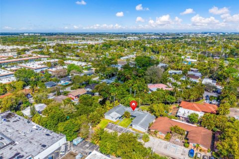 Immobilier commercial à vendre à Oakland Park, Floride: 305.37 m2 № 2043360 - photo 15