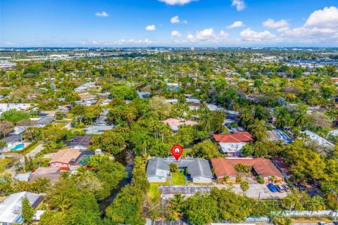 Immobilier commercial à vendre à Oakland Park, Floride: 305.37 m2 № 2043360 - photo 14