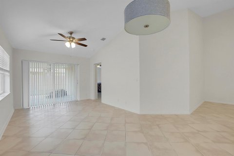 Apartment in Delray Beach, Florida 2 bedrooms, 129.51 sq.m. № 2392660 - photo 14