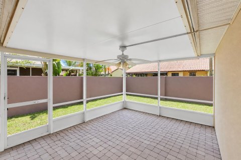 Apartment in Delray Beach, Florida 2 bedrooms, 129.51 sq.m. № 2392660 - photo 28