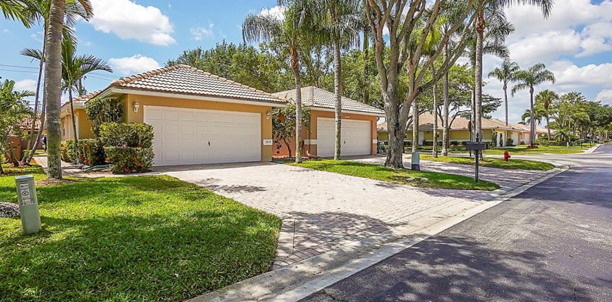 Apartment in Delray Beach, Florida 2 bedrooms, 129.51 sq.m. № 2392660