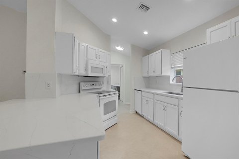 Apartment in Delray Beach, Florida 2 bedrooms, 129.51 sq.m. № 2392660 - photo 11