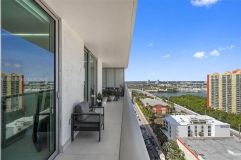 Copropriété à vendre à Sunny Isles Beach, Floride: 2 chambres, 141.58 m2 № 2036586 - photo 20