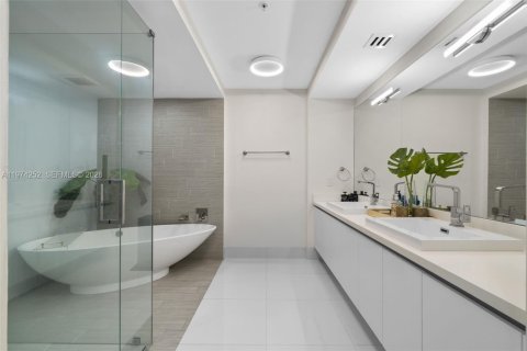 Copropriété à vendre à Sunny Isles Beach, Floride: 2 chambres, 141.58 m2 № 2036586 - photo 26