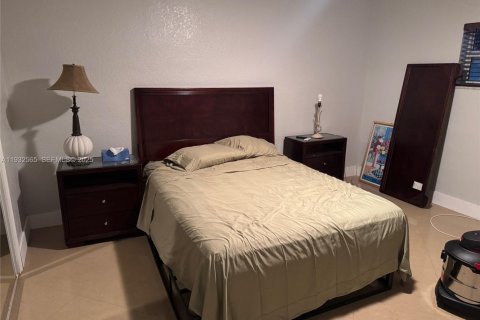 Снять в аренду кондоминиум в Холливуд, Флорида 1 спальня, 68.56м2, № 1993628 - фото 18