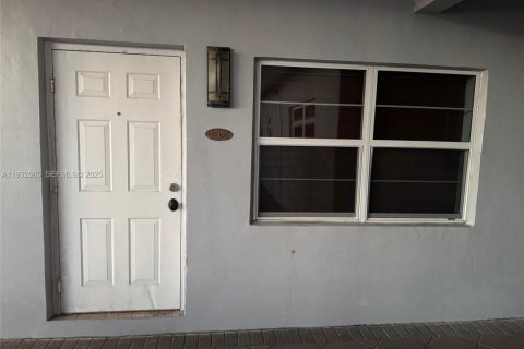 Снять в аренду кондоминиум в Холливуд, Флорида 1 спальня, 68.56м2, № 1993628 - фото 11